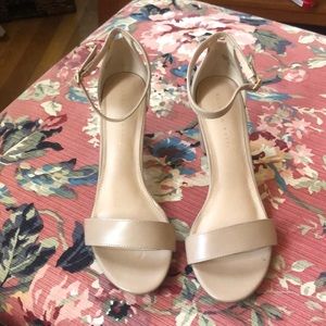 Kelly & Katie Hailee Nude 3in Block Heel Pump